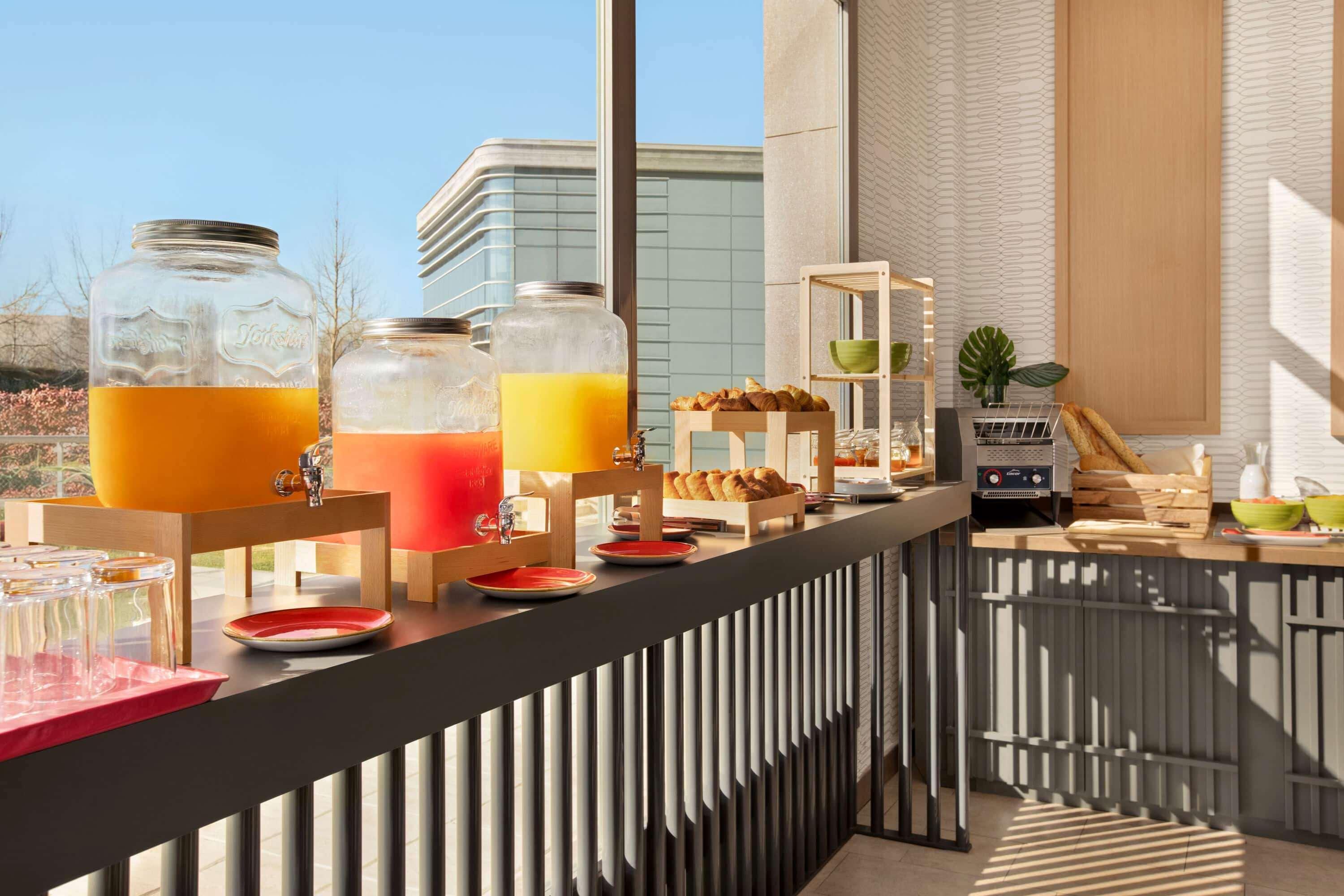 Отель Ramada By Wyndham Madrid Хетафе Экстерьер фото
