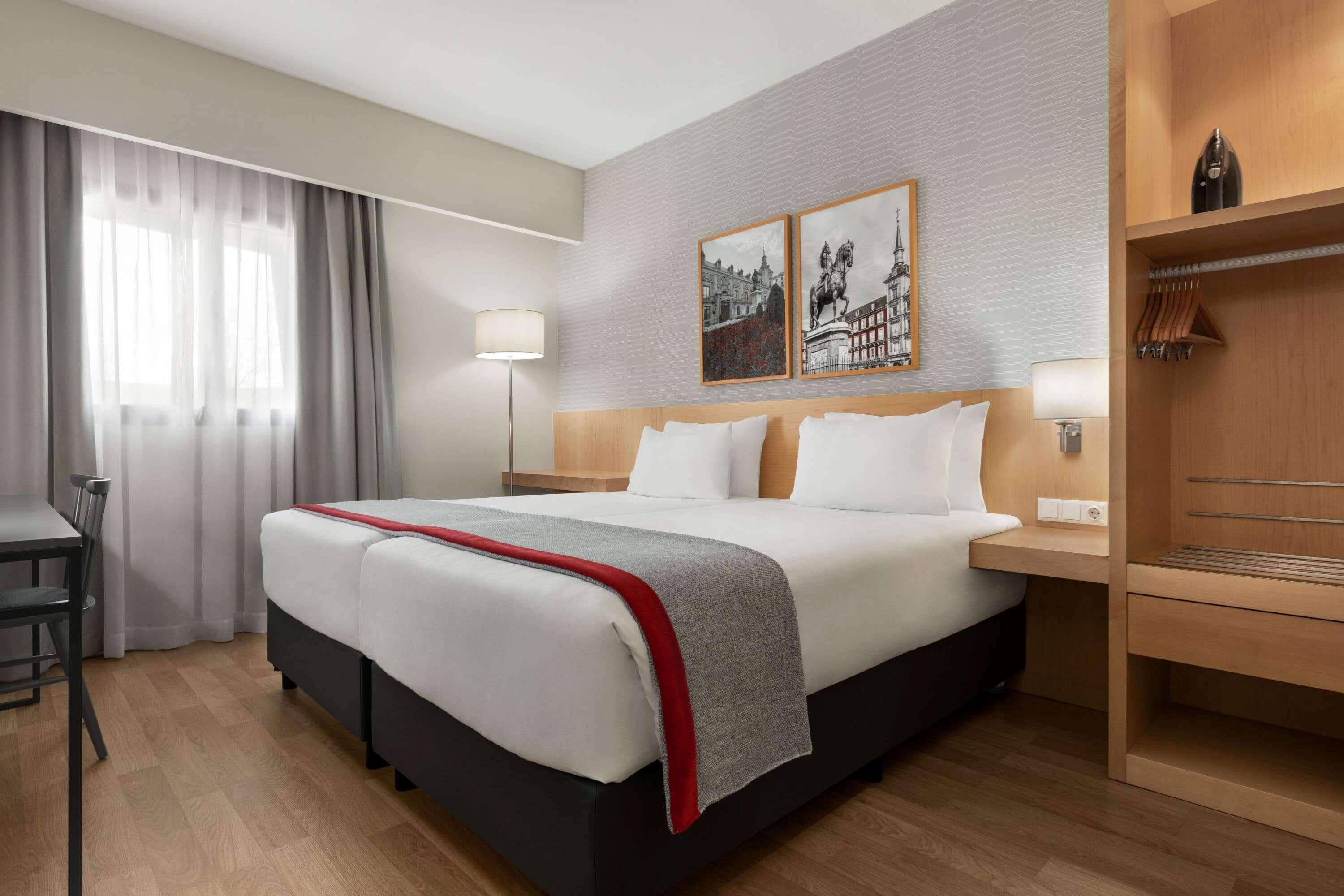 Отель Ramada By Wyndham Madrid Хетафе Экстерьер фото