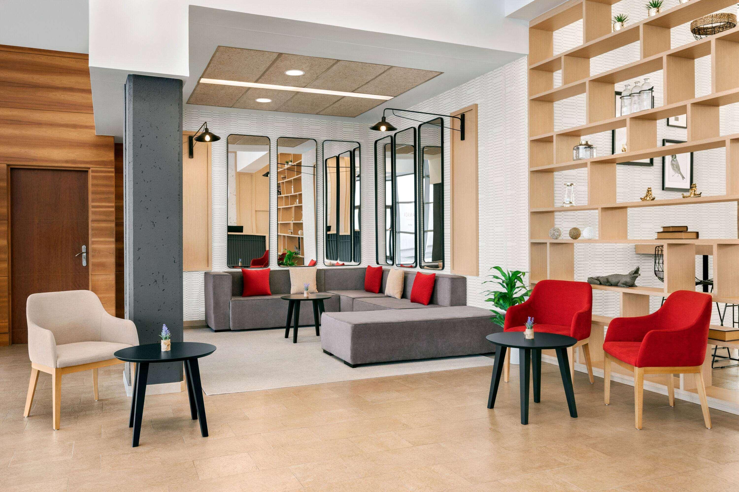 Отель Ramada By Wyndham Madrid Хетафе Экстерьер фото