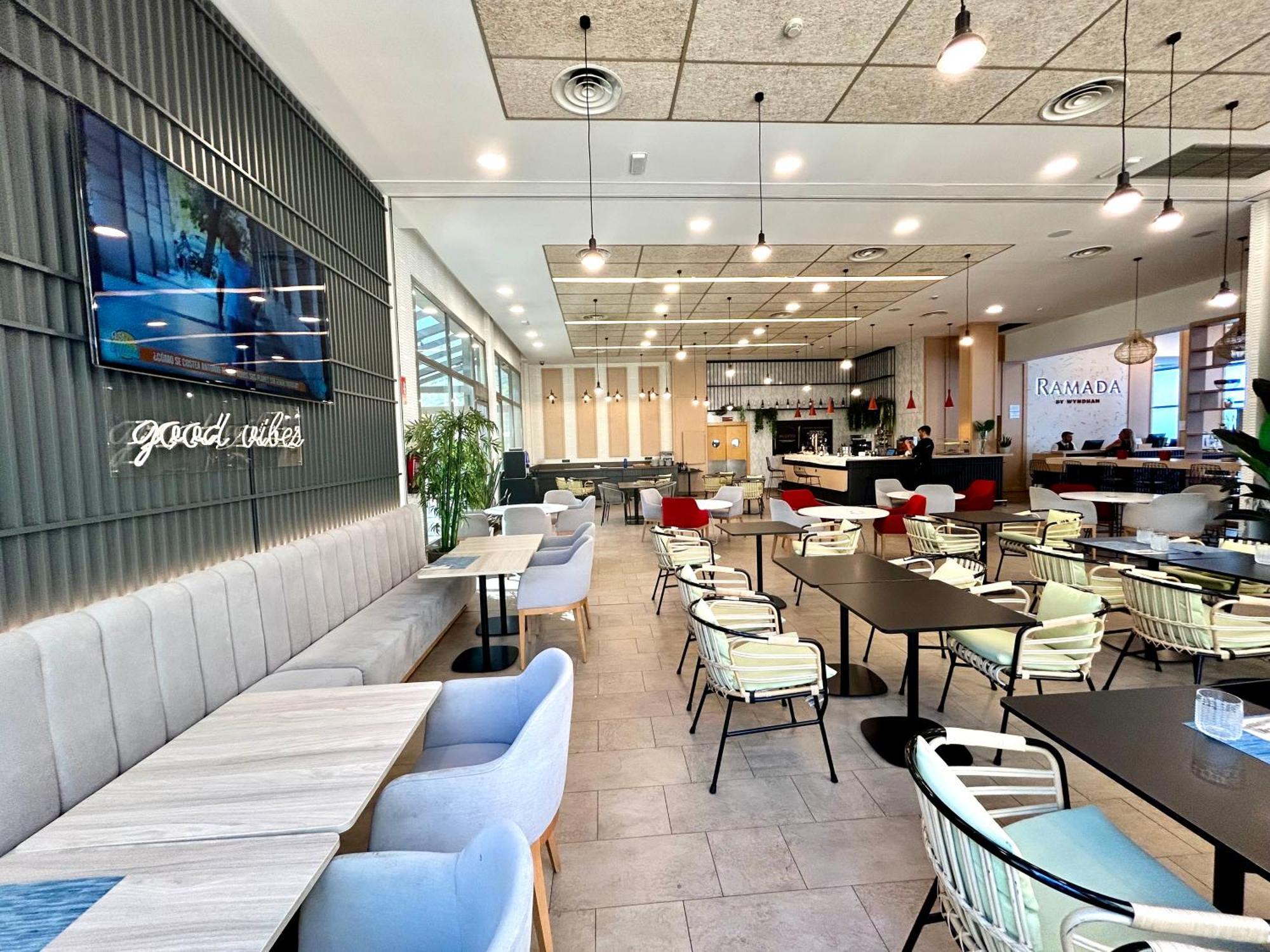 Отель Ramada By Wyndham Madrid Хетафе Экстерьер фото