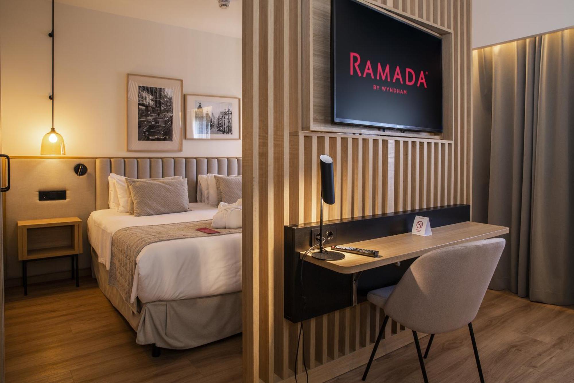 Отель Ramada By Wyndham Madrid Хетафе Экстерьер фото