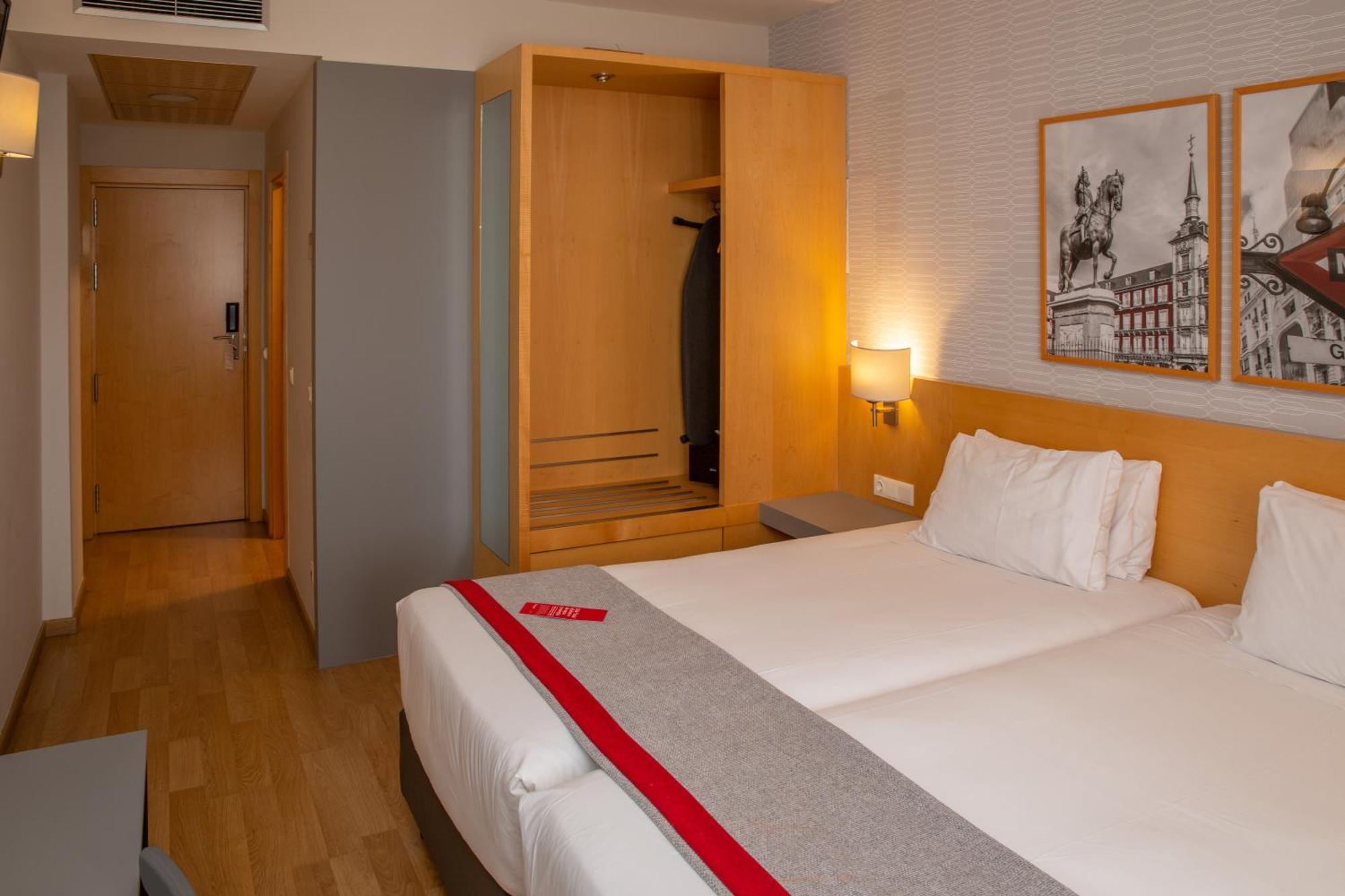 Отель Ramada By Wyndham Madrid Хетафе Экстерьер фото